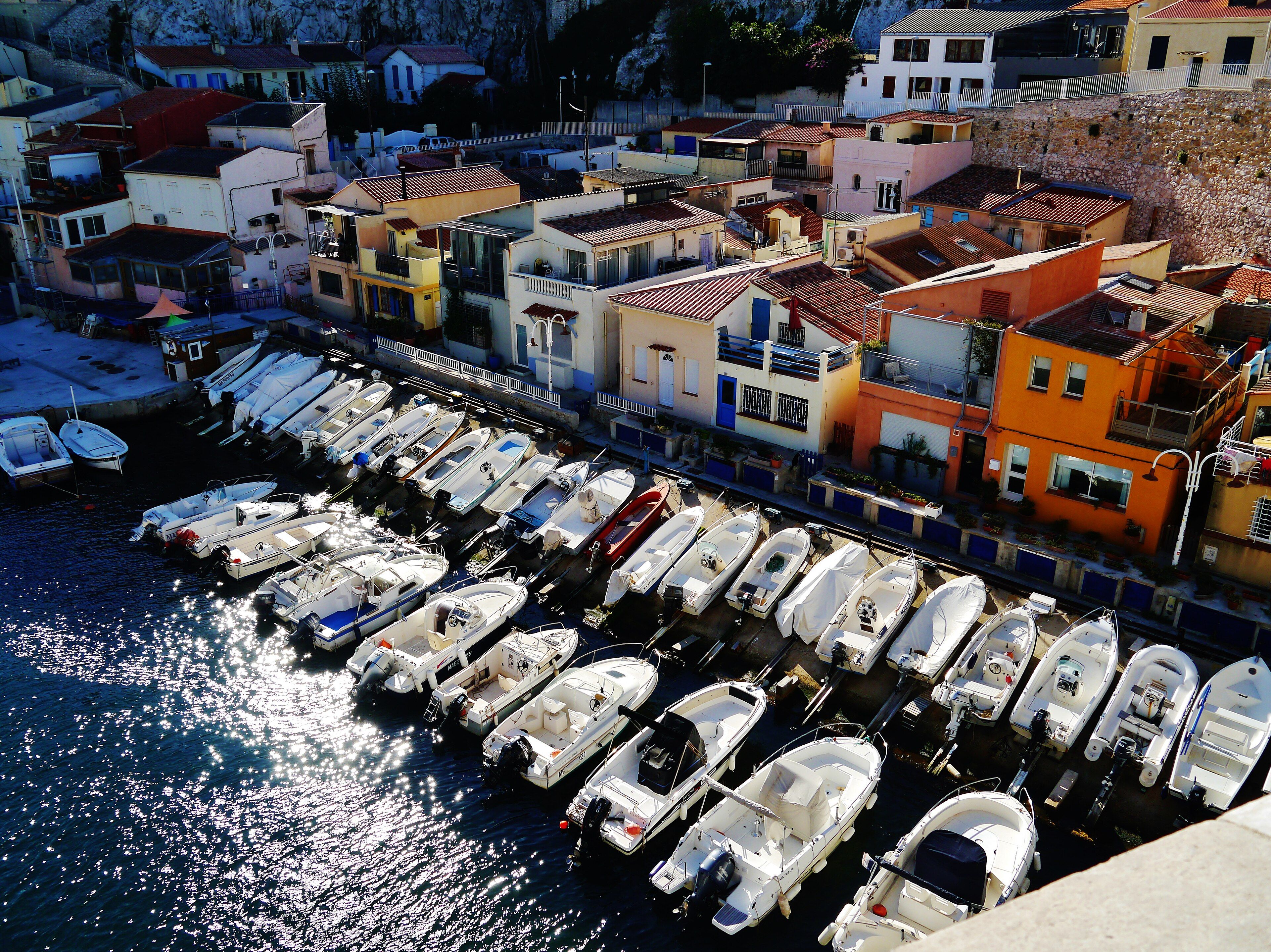 Le vallon des Auffes à Marseille, ses barques et ses maisons colorées